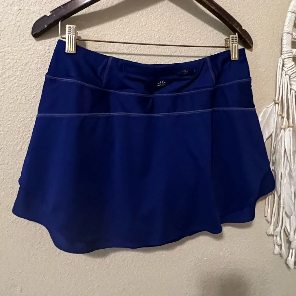 TENNIS WOMAN BLUE Athleta Active Skirt Shorts - Picture 5 of 5